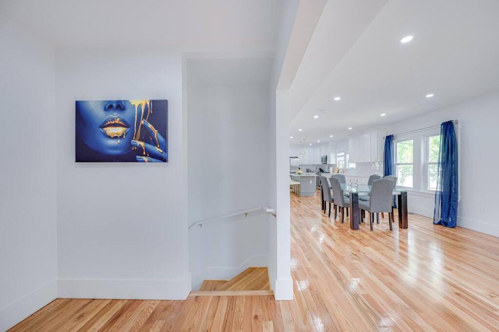 Апартаменты Modern Red Door Haven +5Mins To Boston Milton Экстерьер фото