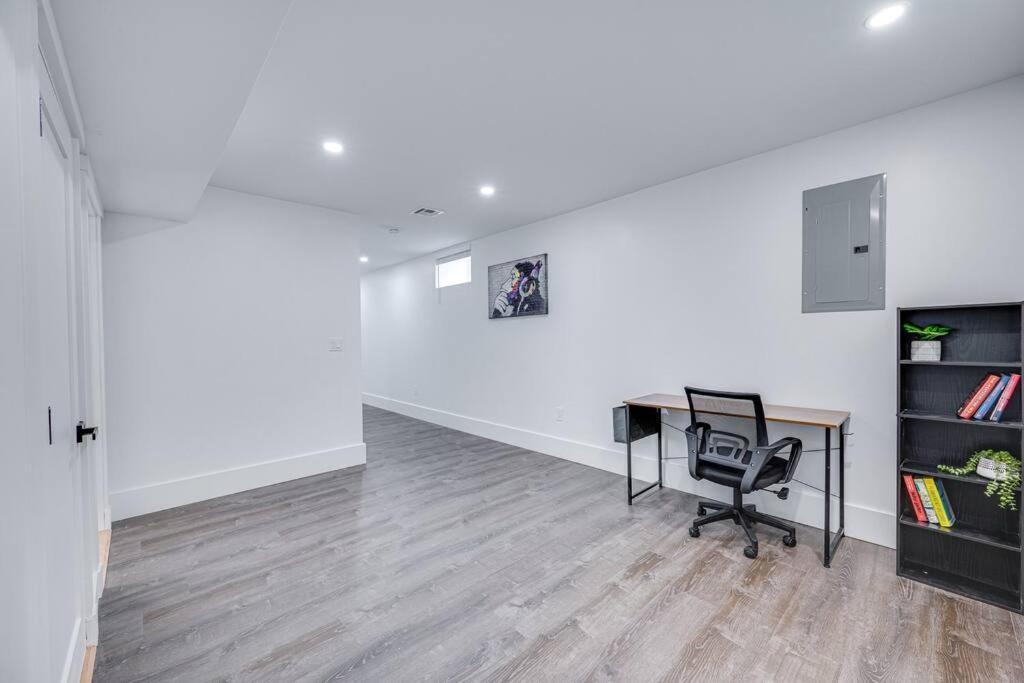 Апартаменты Modern Red Door Haven +5Mins To Boston Milton Экстерьер фото