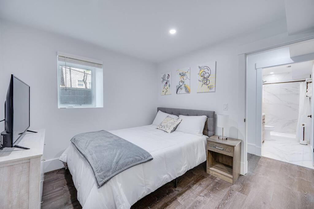 Апартаменты Modern Red Door Haven +5Mins To Boston Milton Экстерьер фото